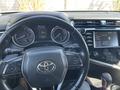 Toyota Camry 2019 года за 11 000 000 тг. в Атырау – фото 23