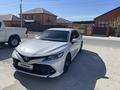 Toyota Camry 2019 года за 11 000 000 тг. в Атырау – фото 2