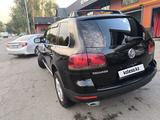 Volkswagen Touareg 2004 года за 4 500 000 тг. в Алматы – фото 3