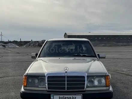 Mercedes-Benz E 230 1992 года за 2 000 000 тг. в Тараз – фото 2