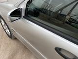 Mercedes-Benz C 180 2002 годаfor2 450 000 тг. в Жанаозен – фото 3