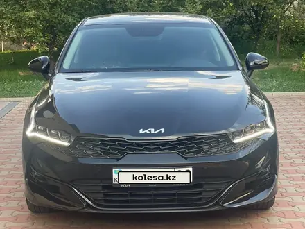 Kia K5 2022 года за 13 250 000 тг. в Алматы