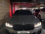 BMW 530 2021 года за 28 700 000 тг. в Алматы – фото 2