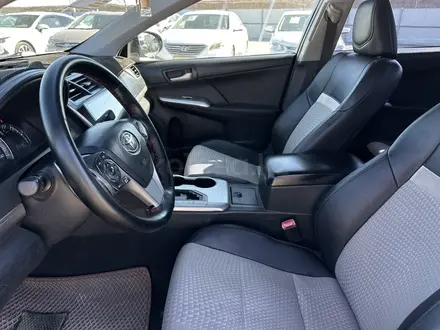 Toyota Camry 2013 года за 7 250 000 тг. в Атырау – фото 11