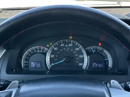 Toyota Camry 2013 года за 7 250 000 тг. в Атырау – фото 17