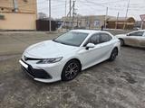 Toyota Camry 2021 года за 14 500 000 тг. в Атырау