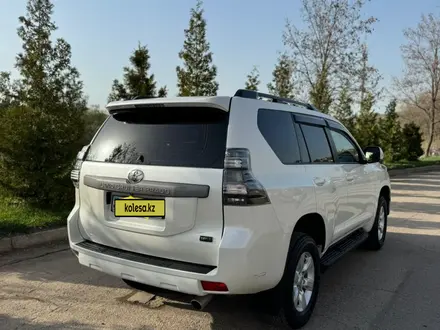 Toyota Land Cruiser Prado 2017 года за 20 109 000 тг. в Алматы – фото 3