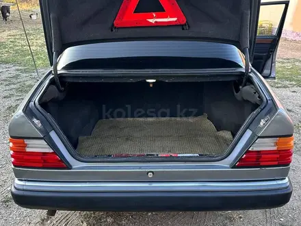 Mercedes-Benz E 200 1990 года за 2 200 000 тг. в Тараз – фото 6