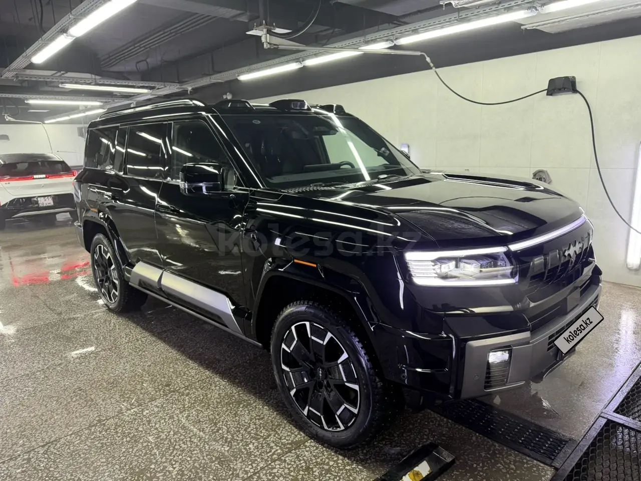 BYD FangChengBao Leopard 8, 2025