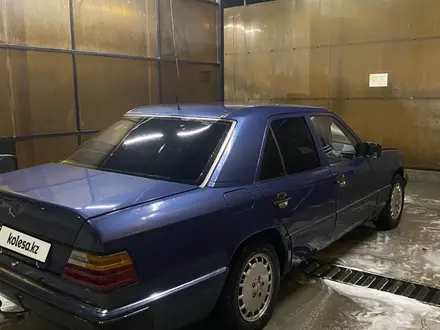 Mercedes-Benz E 230 1990 года за 1 150 000 тг. в Алматы – фото 3