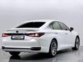 Lexus ES 300h 2023 года за 21 700 000 тг. в Астана – фото 2