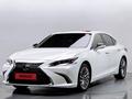 Lexus ES 300h 2023 года за 21 700 000 тг. в Астана