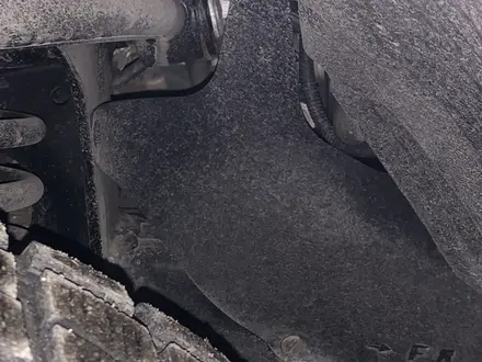 Пыльники на арки. Боковая грязезащита двигателя. На Toyota Tacoma. за 12 000 тг. в Алматы – фото 4