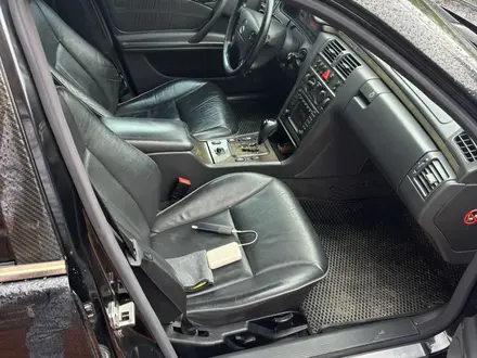 Mercedes-Benz E 320 2002 года за 5 000 000 тг. в Астана – фото 14