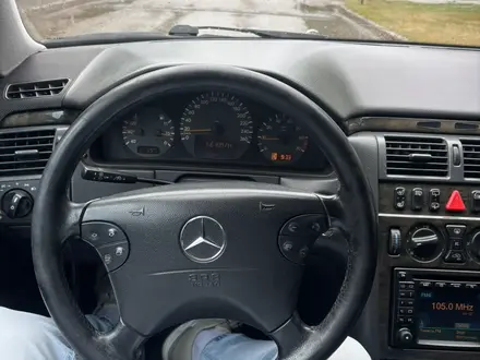 Mercedes-Benz E 320 2002 года за 5 000 000 тг. в Астана – фото 15