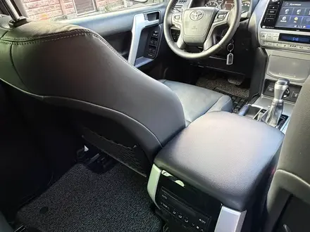 Toyota Land Cruiser Prado 2020 года за 24 600 000 тг. в Алматы – фото 18