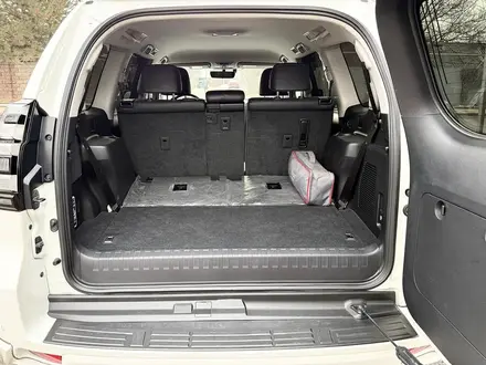 Toyota Land Cruiser Prado 2020 года за 24 600 000 тг. в Алматы – фото 19