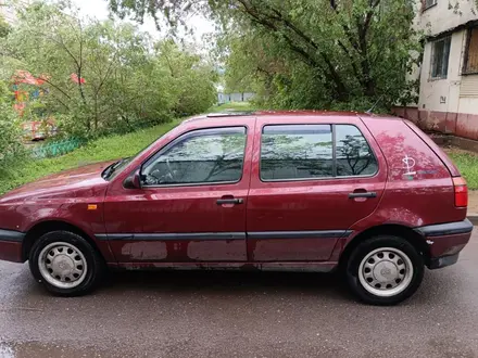 Volkswagen Golf 1995 года за 1 500 000 тг. в Астана – фото 2