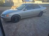 Toyota Camry 2001 годаүшін2 500 000 тг. в Шымкент