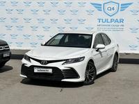 Toyota Camry 2022 года за 15 500 000 тг. в Актобе