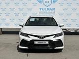 Toyota Camry 2022 годаүшін15 500 000 тг. в Актобе – фото 2