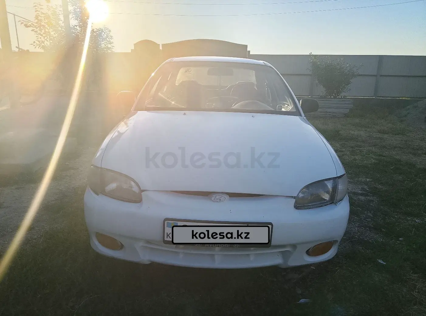 Hyundai Accent, 1998
