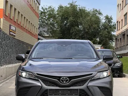 Toyota Camry 2018 года за 11 200 000 тг. в Алматы