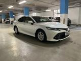 Toyota Camry 2019 года за 14 500 000 тг. в Астана – фото 4