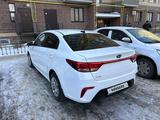 Kia Rio 2019 года за 8 300 000 тг. в Актобе – фото 2