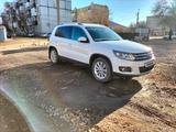 Volkswagen Tiguan 2014 года за 6 500 000 тг. в Актобе – фото 2