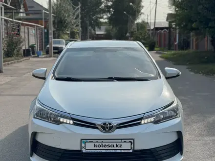 Toyota Corolla 2018 года за 6 395 000 тг. в Алматы