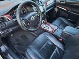 Toyota Camry 2013 годаүшін8 600 000 тг. в Атырау – фото 5