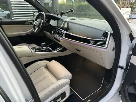 BMW X7 2021 года за 47 000 000 тг. в Алматы – фото 16