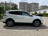 Toyota RAV4 2019 годаfor11 900 000 тг. в Актобе – фото 3