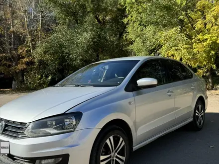 Volkswagen Polo 2015 года за 4 400 000 тг. в Кокшетау – фото 2