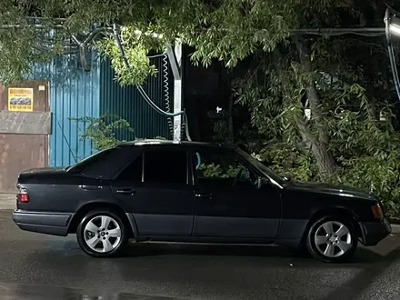 Mercedes-Benz E 280 1994 года за 2 400 000 тг. в Астана – фото 4