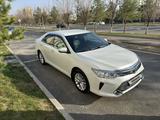 Toyota Camry 2015 года за 11 900 000 тг. в Шымкент – фото 3