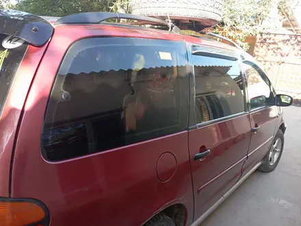 Volkswagen Sharan 1996 года за 2 000 000 тг. в Шардара