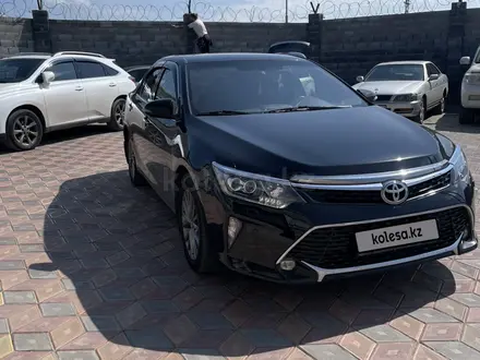 Toyota Camry 2017 года за 12 200 000 тг. в Павлодар – фото 2