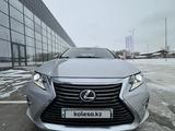 Lexus ES 300h 2014 годаfor11 500 000 тг. в Павлодар