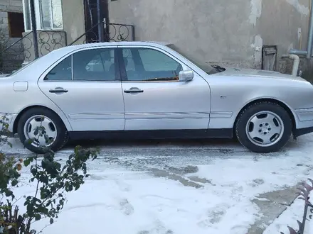 Mercedes-Benz E 280 1997 года за 3 500 000 тг. в Шымкент – фото 3