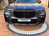 BMW X7 2022 года за 57 000 000 тг. в Астана