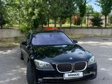 BMW 750 2011 года за 10 500 000 тг. в Шымкент – фото 2
