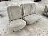 Сиденье средний ряд Toyota Alphard 2007г за 60 000 тг. в Атырау