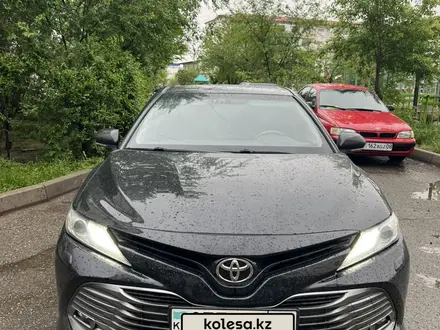 Toyota Camry 2018 года за 13 500 000 тг. в Тараз