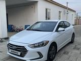 Hyundai Elantra 2018 года за 7 000 000 тг. в Актау – фото 2