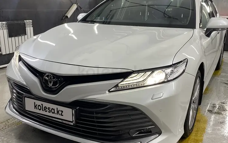 Toyota Camry 2019 года за 16 900 000 тг. в Алматы