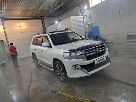 Toyota Land Cruiser 2018 года за 36 250 000 тг. в Жезказган