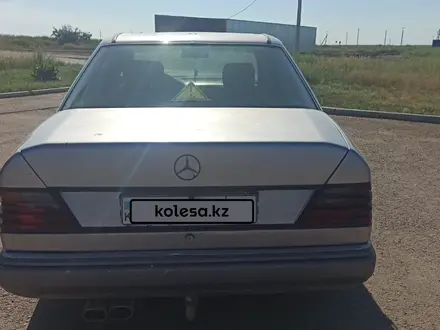 Mercedes-Benz E 200 1990 года за 700 000 тг. в Лисаковск – фото 3