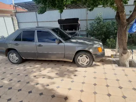 Mercedes-Benz E 200 1991 года за 1 550 000 тг. в Жезказган – фото 3